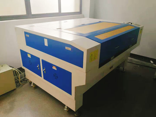 1000-26000mm/min Schneidgeschwindigkeit CO2 Lasergravurmaschine mit Superior und Service