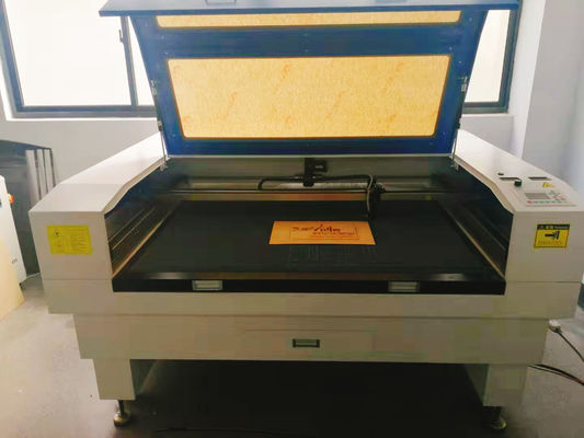 CO2-Laserschneidemaschine 40W 60W 80W 100W 150W 200W für hochpräzises Schneiden