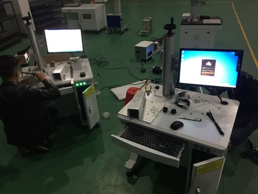 Cypcut-Steuerungssystem 30W Split-Fiber-Laser-Markierungsmaschine zum Gravieren von Metallschmuck